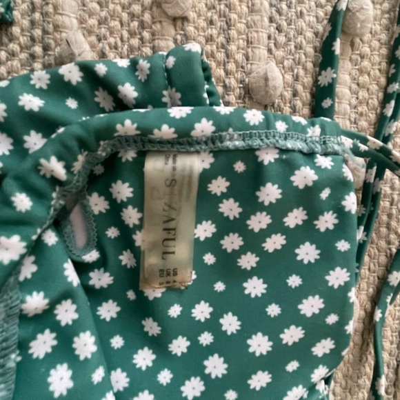 Green daisy Bikini Set size small - Picture 3 of 3